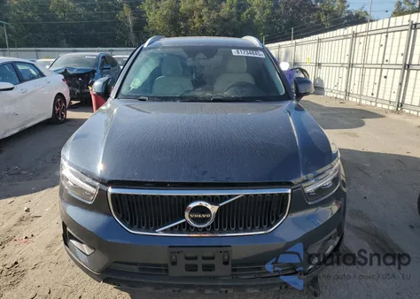 2021 Volvo Xc40 T4 Momentum z USA, uszkodzony, nr VIN YV4AC2HK4M2604185